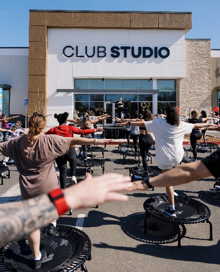 club_studio_trampoline