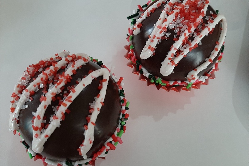 peppermint_hot_cocoa_bomb_jakes