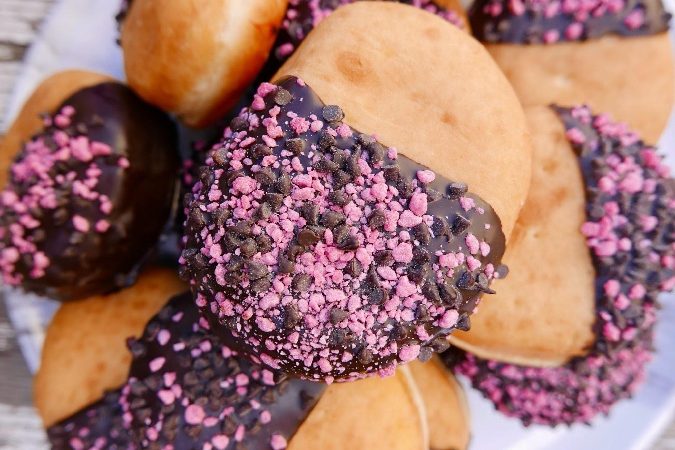 Call_Your_Mother_hanukkah_doughtnuts