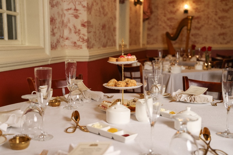 Mount_Vernon_holiday_tea