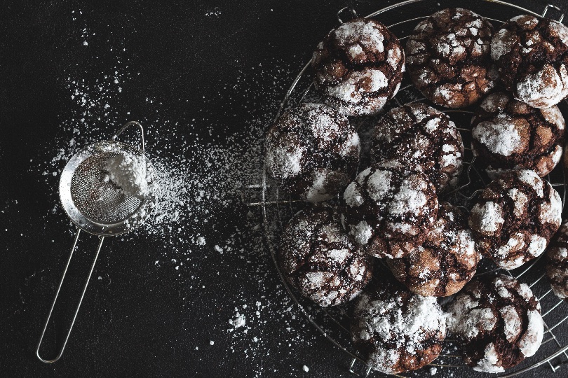 Snow-Dusted_Crack Cookies_Bayou_Bakery