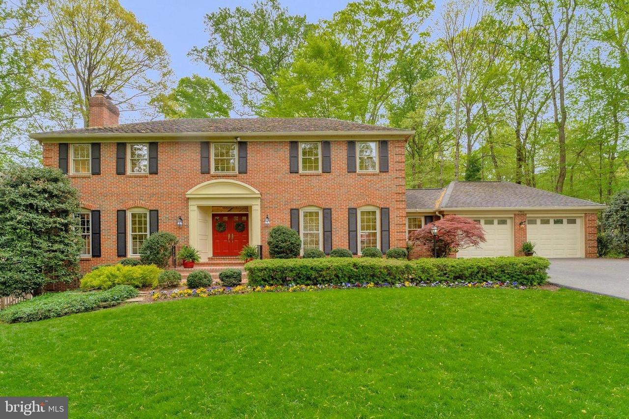 7900 Old Cedar Ct. Mclean 