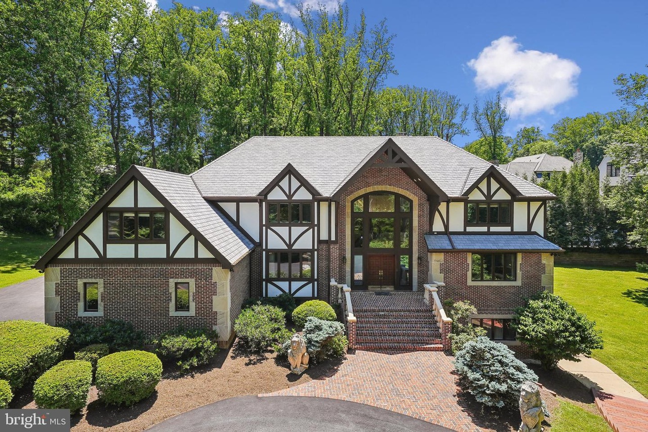 6723 Georgetown Pike, McLean