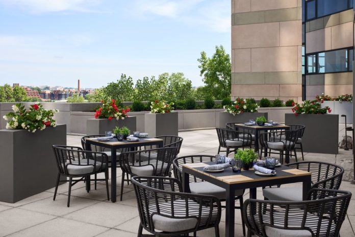 Noble Fox Bar & Terrace, Le Meridien Hotel, Arlington, VA