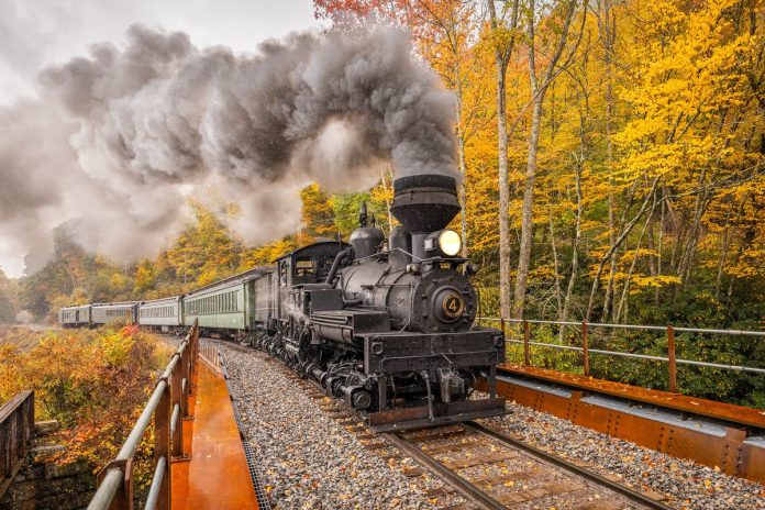 Fall Foliage Train Rides in the Mid-Atlantic